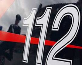 L’AQUILA: UBRIACO URINA FUORI NEGOZIO E AGGREDISCE AGENTI
