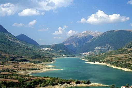 LAGO BARREA: ACCORDO FRA PNALM ED ENEL PER AMBIENTE E TURISMO