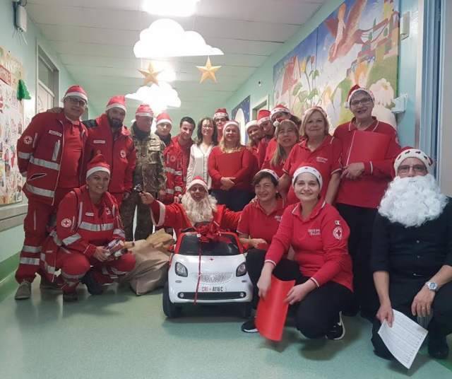 PESCARA: CROCE ROSSA SPOLTORE DONA GIOCATTOLI IN REPARTO  PEDIATRIA