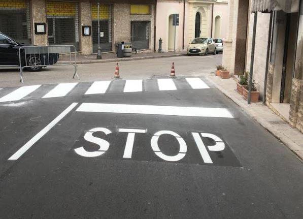 FOSSACESIA: AVVIATI I LAVORI PER LA NUOVA SEGNALETICA STRADALE IN VIA SANGRO