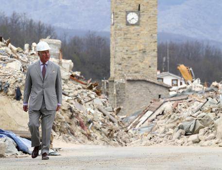 SISMA CENTRO ITALIA: IL PRINCIPE CARLO TRA LE MACERIE DI AMATRICE