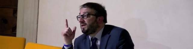 NIENTE FONDI TERREMOTO E CRISI COI PARTITI, BIONDI SI DIMETTE DA SINDACO DELL’AQUILA