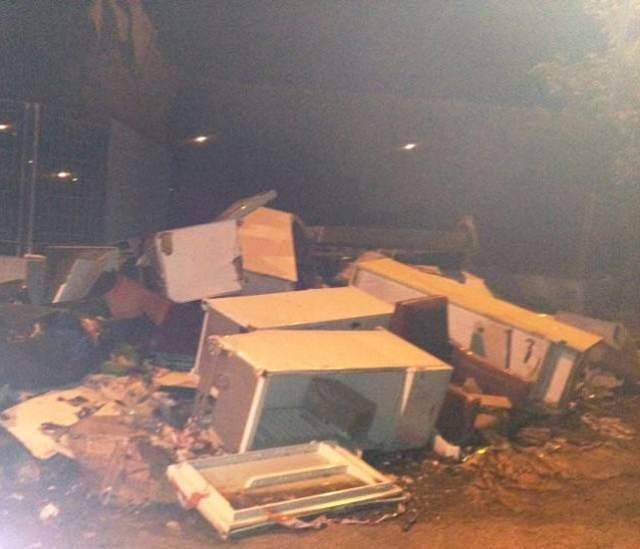L’AQUILA: DISCARICA A CIELO APERTO VICINO AL MCDONALD’S, LE FOTO