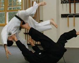 JU JITSU: L’AQUILA, DIMOSTRAZIONE ATTIVITA’ AL CENTRO COMMERCIALE