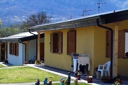 L’AQUILA: PENSILE DELLA CUCINA SI STACCA E CADE,PAURA NEL MAP