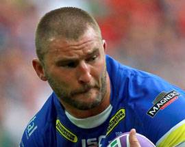 RUGBYSTA SI ROMPE TESTICOLO DURANTE PARTITA MA FINISCE STOICAMENTE IL MATCH