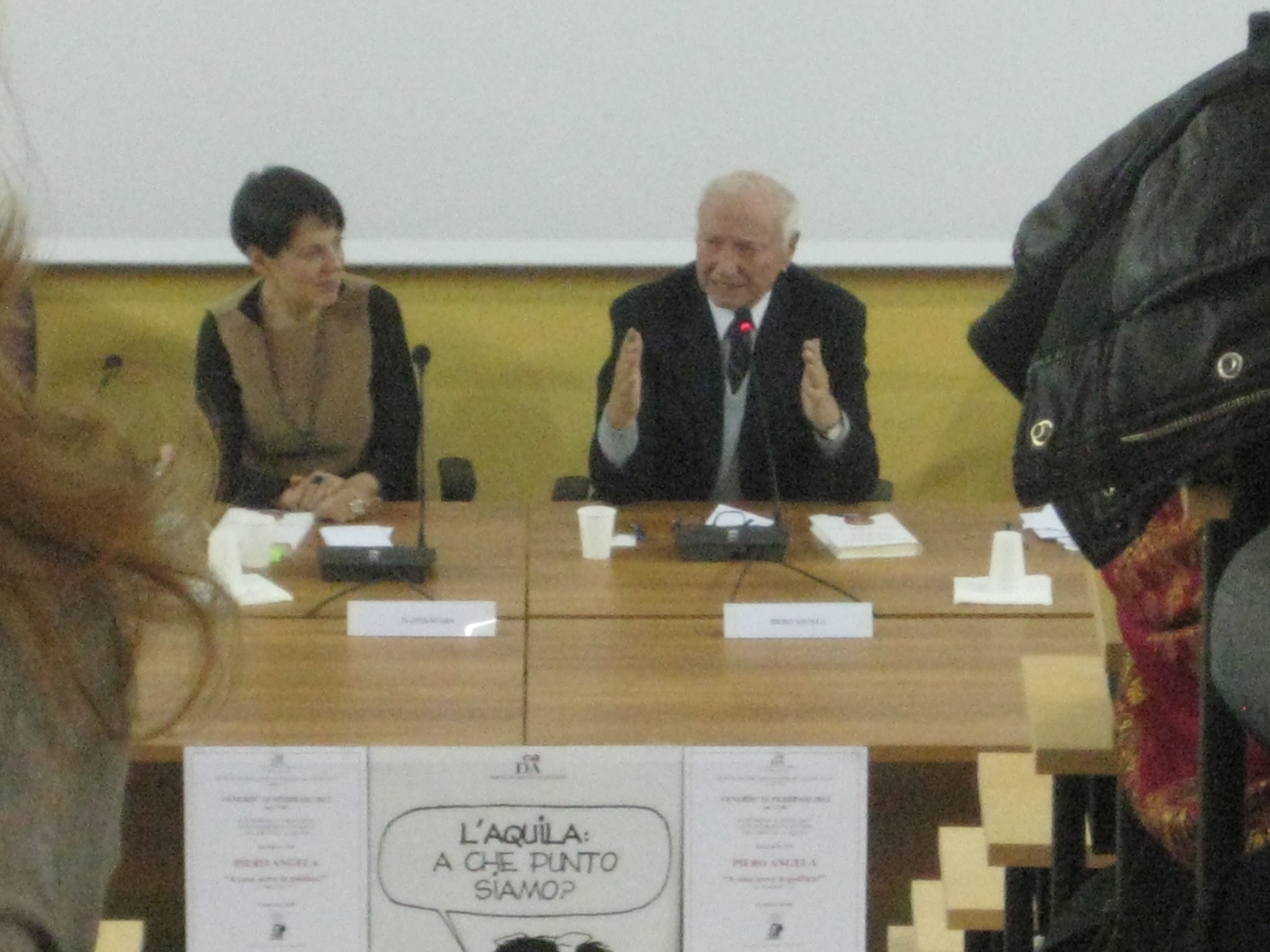 PIERO ANGELA ALL’AQUILA, ”LA CITTA’ RIPARTA DAI GIOVANI”