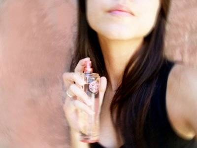 ALTRO CHE DIETA, ARRIVA IL PROFUMO CHE FA DIMAGRIRE: E’ BOOM DI RICHIESTE
