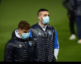 CALCIO SERIE B: GIOCATORI DEL PESCARA IN CAMPO CON MASCHERINE, POI BENEVENTO FA POKER
