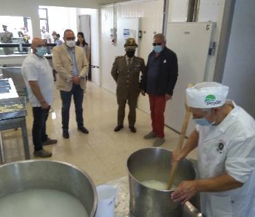 CONSORZIO ALLEVATORI AQUILANI: LATTE FORMAGGIO E CARNE A KM ZERO, INAUGURATO CASEIFICIO BAZZANO