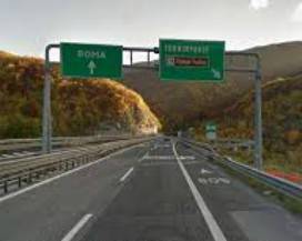 A24: INCIDENTE TRA TORNIMPARTE E L’AQUILA OVEST, UN FERITO