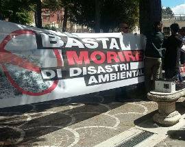 ”L’ABRUZZO CADE A PEZZI”, ASSOCIAZIONI MANIFESTANO DAVANTI EMICICLO