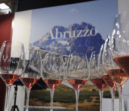 PESCARA: AL VIA 14ESIMA EDIZIONE ABRUZZO WINE, PREMIO VINO E CULTURA