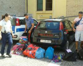 SEQUESTRATA MERCE A VENDITORI ABUSIVI SU SPIAGGIA SAN SALVO