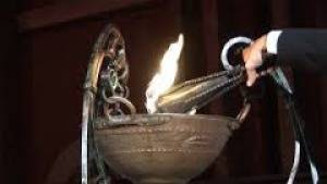 PERDONANZA 2017: FUOCO DEL MORRONE, FIACCOLA PORTATA DA SOLE DONNE