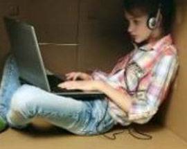 GLI ADOLESCENTI E LA CRISI ECONOMICA ”LA SCUOLA LI AIUTI MEGLIO DI COME FA”