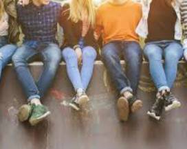 AUTOLESIONISMO: FENOMENO IN CRESCITA TRA ADOLESCENTI, 1 SU 5 CI HA PROVATO