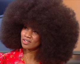 NON TAGLIA I CAPELLI DA 12 ANNI: ”PER FARE LO SHAMPOO CI METTO DUE GIORNI”