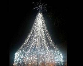 L’AQUILA ACCENDE IL SUO NATALE: PIENONE IN CENTRO PER L’IMMACOLATA