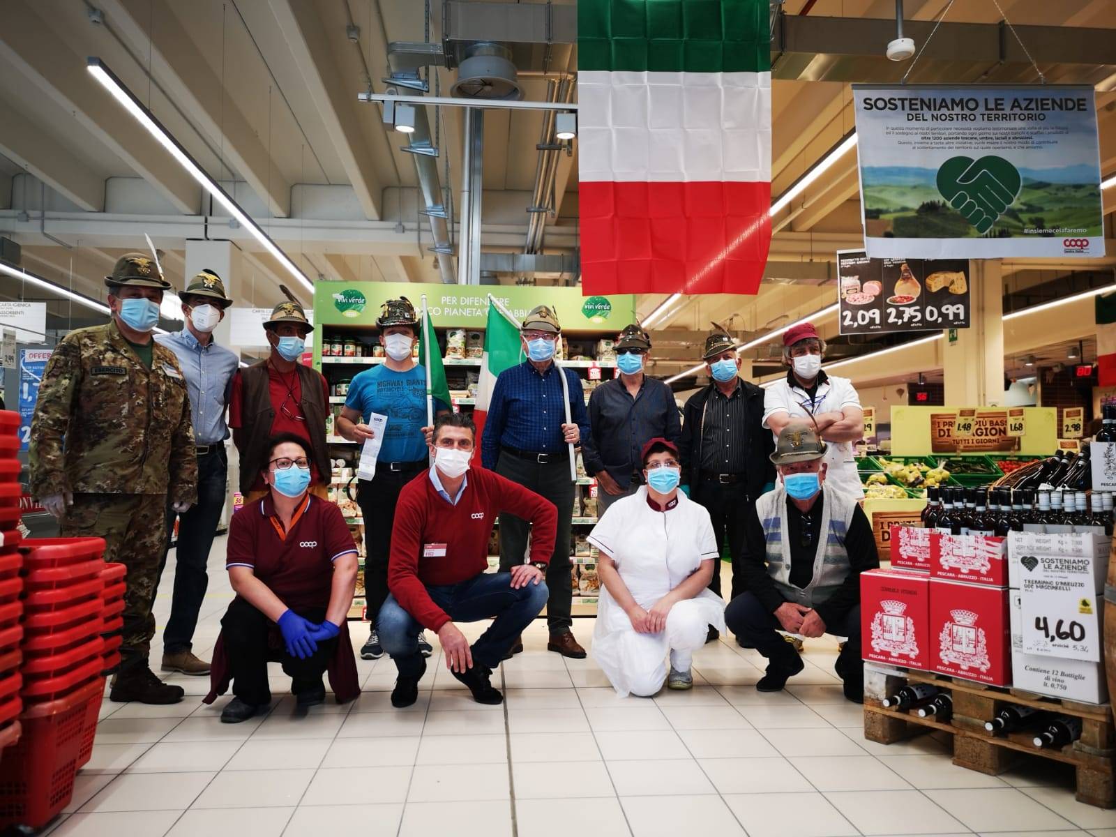 CORONAVIRUS: ALPINI ABRUZZO FANNO LA SPESA PER LE FAMIGLIE IN DIFFICOLTA’