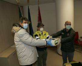 CORONAVIRUS: GLI ALPINI DONANO SEI VENTILATORI POLMONARI AGLI OSPEDALI ABRUZZESI