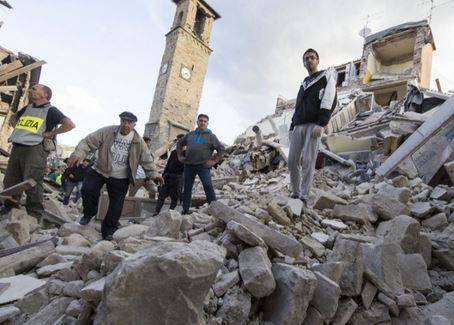 AMATRICE, A TRE ANNI DAL DEVASTANTE TERREMOTO LA CERIMONIA PER LE 238 VITTIME