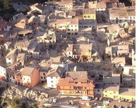 TERREMOTO CENTRO ITALIA: PONTE PERICOLANTE, DIFFICILE L’INGRESSO AD AMATRICE