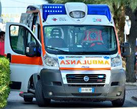FURGONE SI RIBALTA NEL PESCARESE SULLA A25, FERITO IL CONDUCENTE