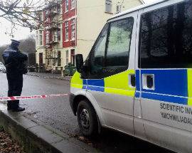 ORRORE IN GALLES, UOMO MUORE MENTRE MANGIA IL CADAVERE DI UNA DONNA