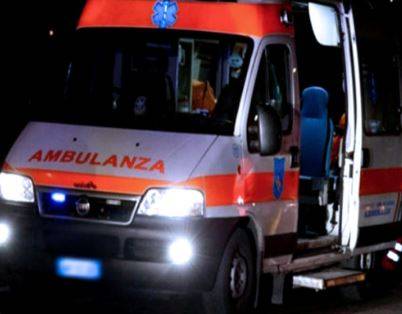 RISSA FUORI DAL LOCALE, GIOVANE FERITO ALLA TESTA: SI INDAGA