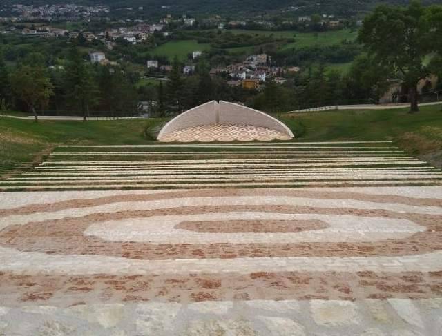 PREMIO NAZIONALE PAESAGGIO, ALL’ AMPHISCULPTURE DELL’AQUILA MENZIONE SPECIALE