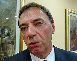 REGIONALI: CHIODI VS. DI PAOLO, ”VA CON IL CENTROSINISTRA? LO DICA”