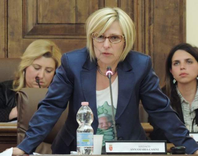 CRISI COMUNE SULMONA: SINDACO CASINI RESISTE ”CHIEDO A CONSIGLIERI SENSO DI RESPONSABILITA”’