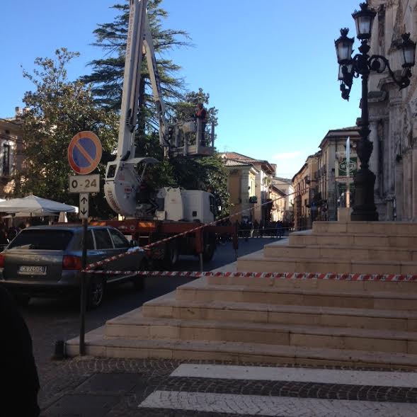 TERREMOTO: SULMONA, LESIONI ALLA FACCIATA DELLA CHIESA DELL’ANNUNZIATA