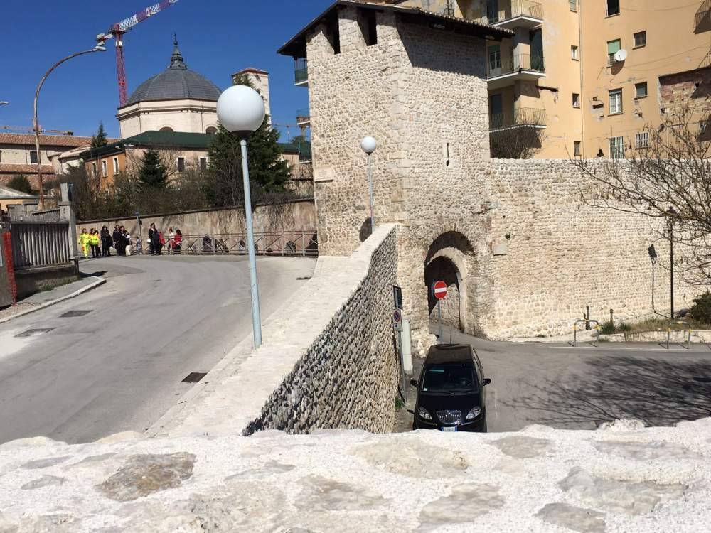 URBANISTI STUDIANO IL RESTAURO DELLA CINTA MURARIA DELL’AQUILA