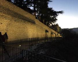 L’AQUILA: INTERRUTTORE CREPUSCOLARE PER  ILLUMINAZIONE DELLE MURA