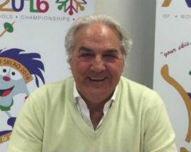 CALCIO A 9: STUDENTI MARCHIGIANI IN QATAR GUIDATA DAL PROF PASSACANTANDO