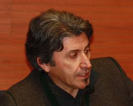 L’AQUILA: L’ECONOMISTA PORTO, ”MENTRE LA CITTA’ MUORE GIUNTA SI AUMENTA STIPENDI”