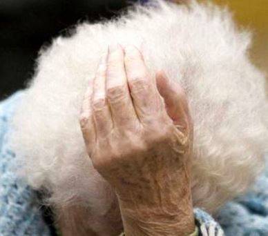 BOTTE ALLA MAMMA PER SOLDI DROGA, TUNISINO ARRESTATO A MARTINSICURO