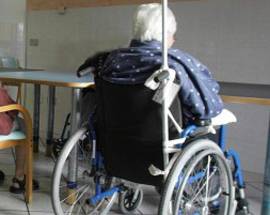 ANZIANO INVALIDO DERUBATO: ARRESTATI BADANTE E MARITO NELL’AQUILANO