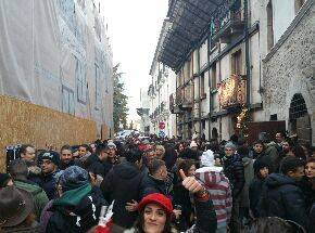 L’AQUILA: APERITIVO NATALE TRA POSTI DI BLOCCO E MULTE IN PIENO CENTRO
