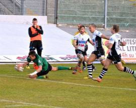 RUGBY: L’AQUILA LOTTA MA CEDE NEL FINALE AL LYONS PIACENZA