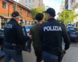 DUE CHILI DI MARIJUANA NELL’AUTO, ARRESTATO 18ENNE A PINETO