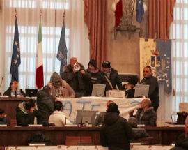 PESCARA: GLI INTERINALI DI ATTIVA OCCUPANO AULA  CONSIGLIO COMUNALE, SUBITO QUESITO CORTE CONTI