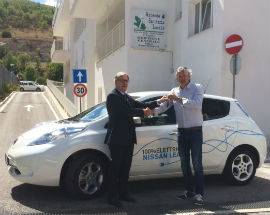 MOBILITA’ SOSTENIBILE: NISSAN CONSEGNA AUTO ELETTRICA ALLA ASL DELL’AQUILA