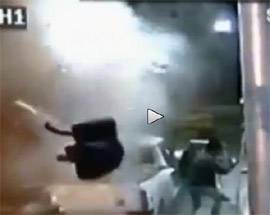 AUTO ESPLODE MENTRE FA RIFORNIMENTO, GUARDA IL VIDEO MOZZAFIATO