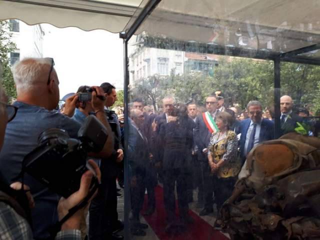 AL PREMIO BORSELLINO ESPOSTI I RESTI DELL’AUTO DI FALCONE FATTA ESPLODERE DALLA MAFIA