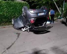 TOLLO: LUTTO CITTADINO PER GIOVANI MORTI IN INCIDENTE, DOMANI AUTOPSIE