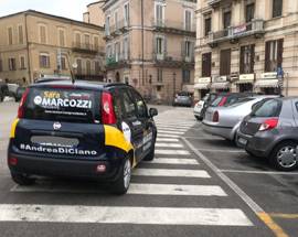 CHIETI: LETTORE DENUNCIA, ”AUTOMOBILE M5S PARCHEGGIATA SULLE STRISCE…”