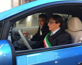 L’AQUILA: NISSAN DONA AUTO ELETTRICA DI RAPPRESENTANZA A CIALENTE